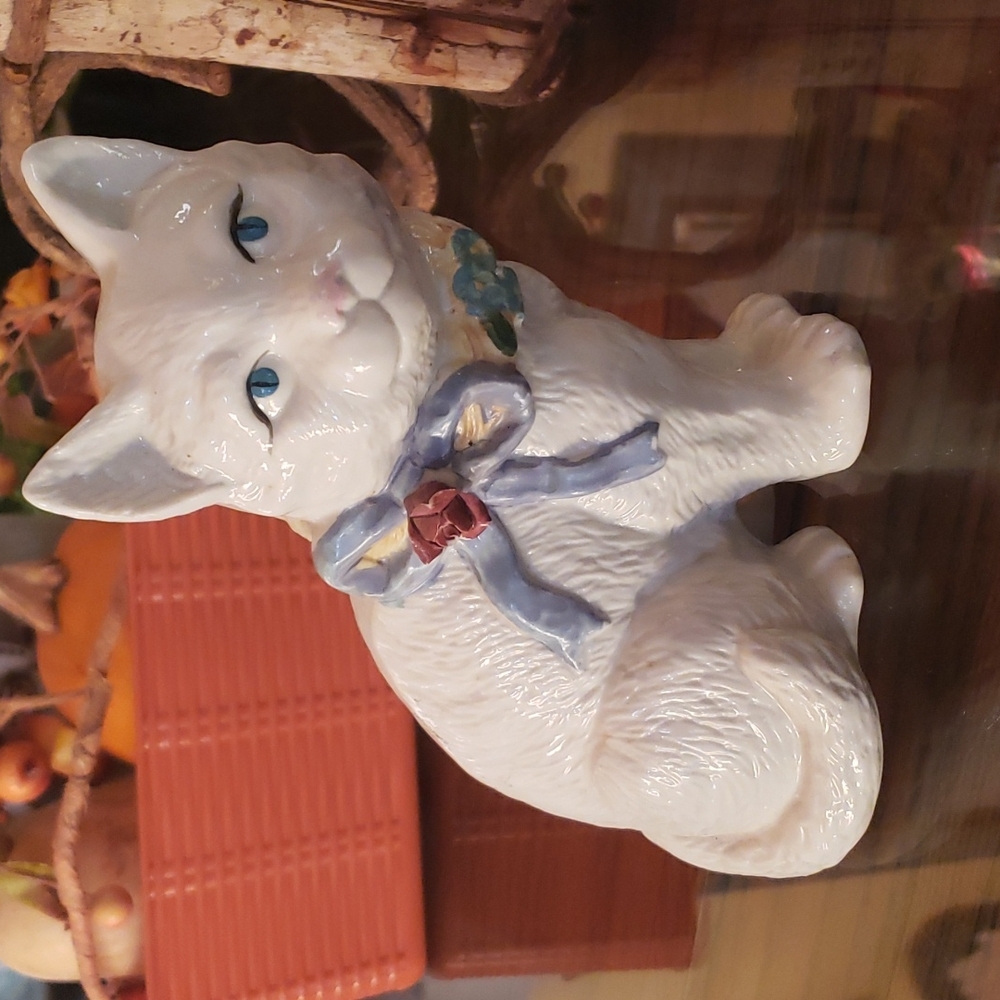 Vintage set of 3 white Kitten Cats home decor - Picture 4 of 16